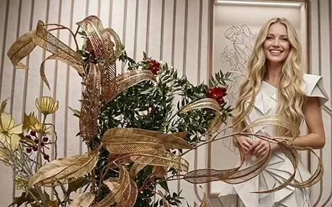 Kadına Gülmek Yakışır